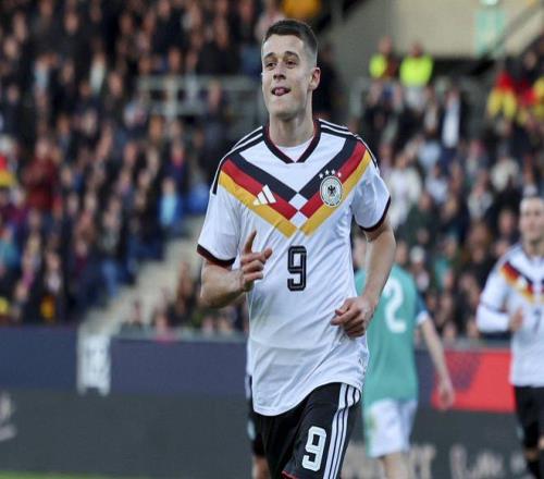 国足对阵澳,大利亚半场,战报,世界杯比分,2026世界杯,实时比分,足球赛事,比赛分析