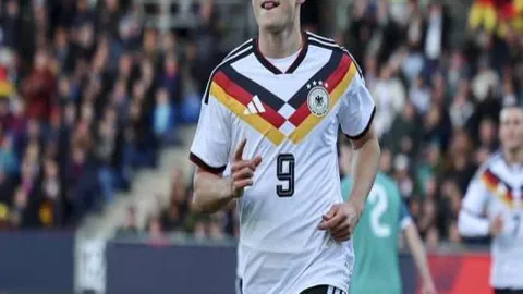 国足对阵澳大利亚半场战报：领先控球，射门数据即将揭晓